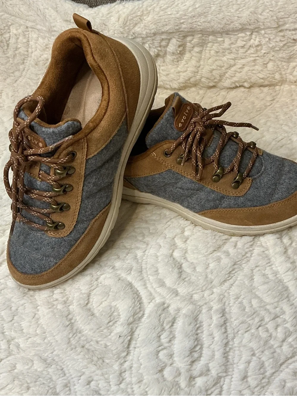 EVOLVE by Easy Spirit Brown and Gray Suede Panel Sneakers Sz 7.5